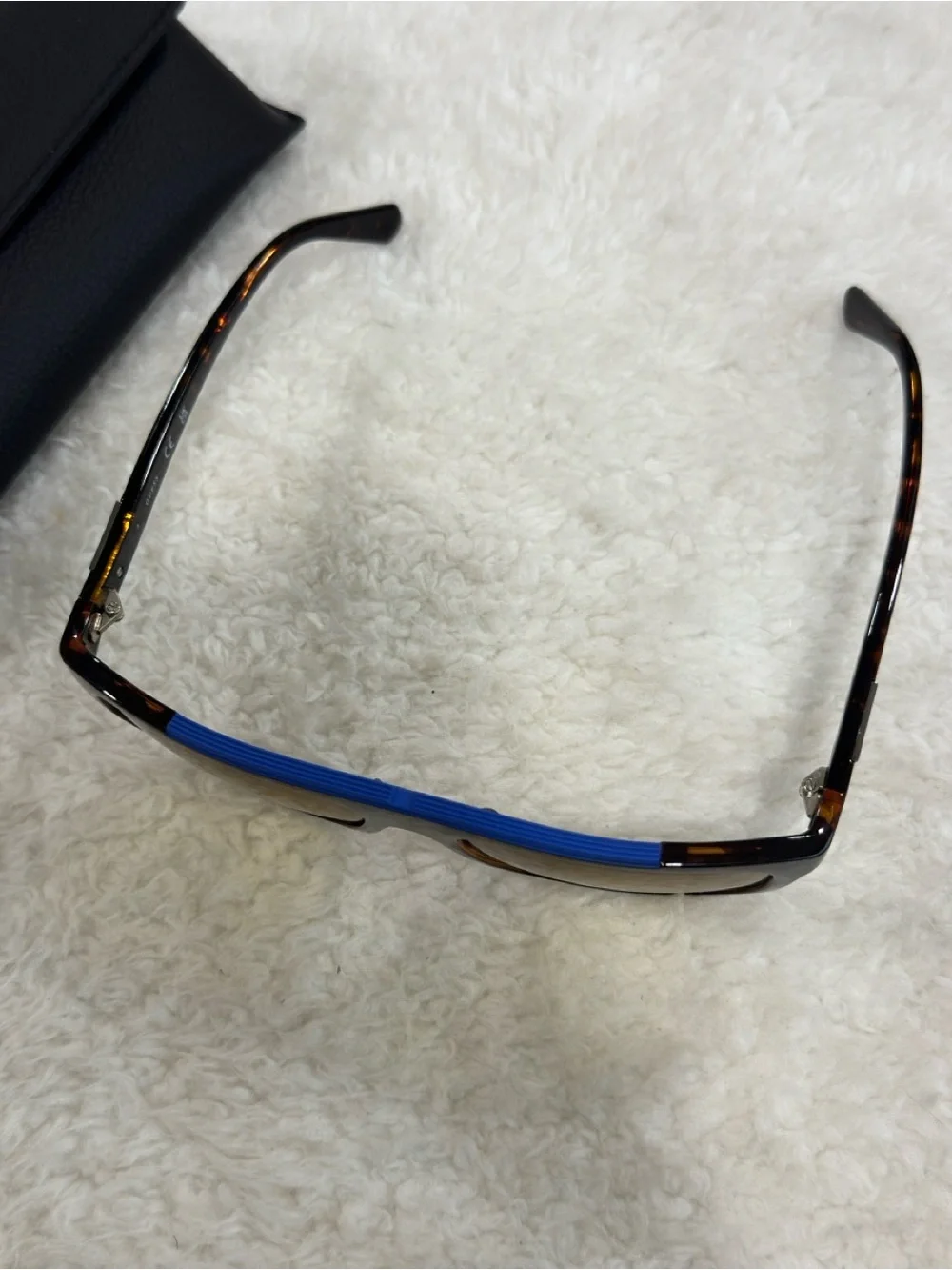 GUESS Black Frames with Yellow Lenses and Blue Top Bar aviator sunglasses